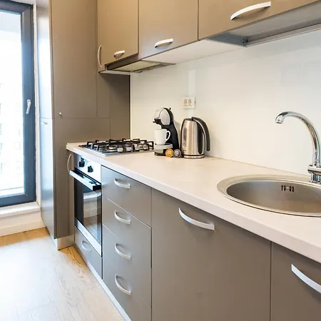 Smart Plaza Apartment *