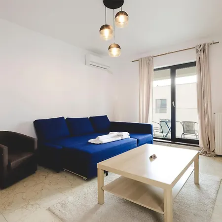 Smart Plaza Apartment *