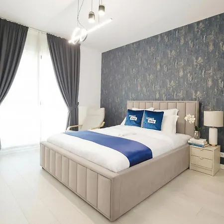 Smart Plaza Apartment